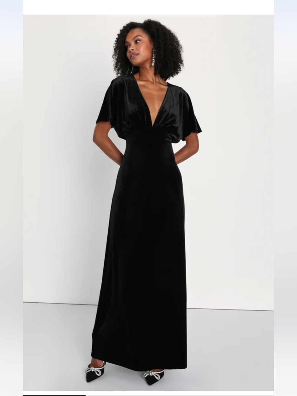 Lulu’s NWT Black Velvet Plunging Neckline Formal Maxi Gown Dress Size Small